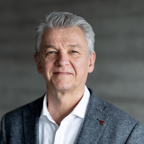 Dr. Roland Fuss